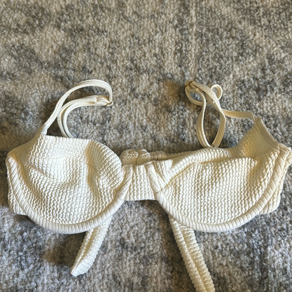 Monday Swimwear Bikini Top
